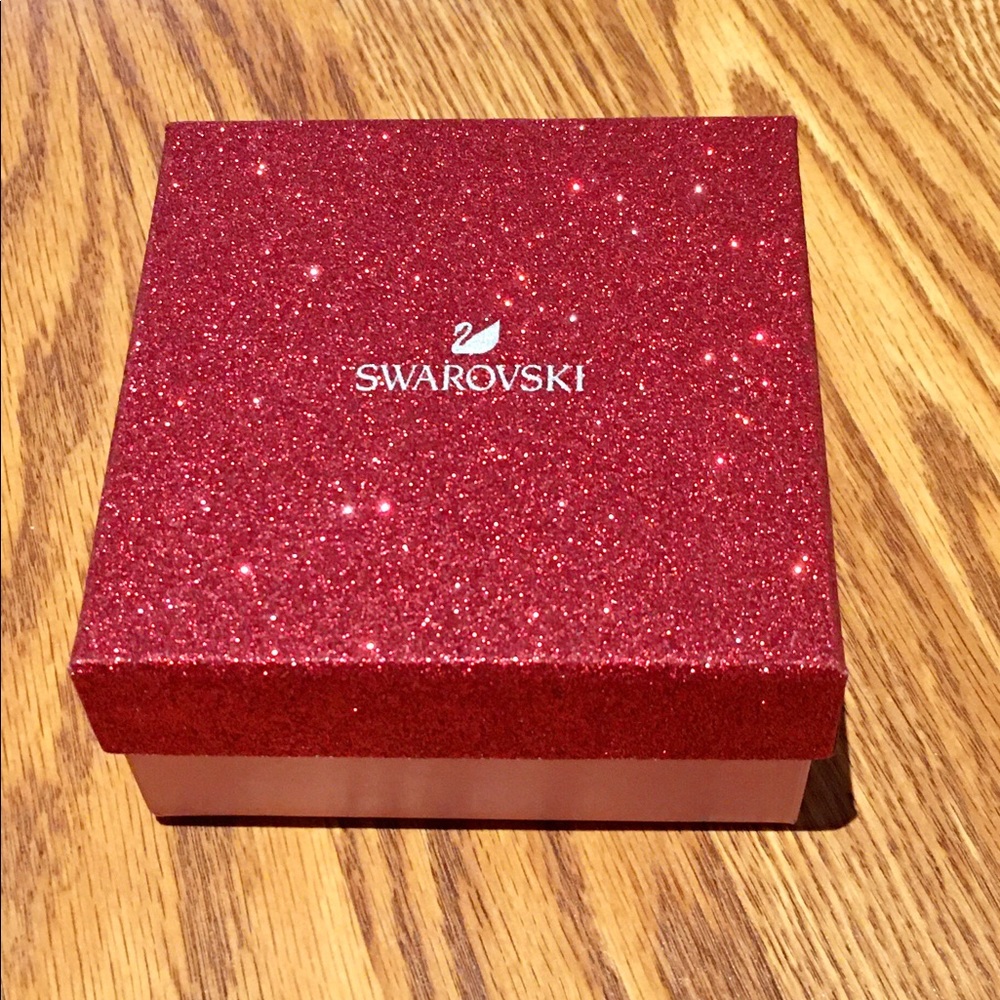 FREE Swarovski gift box organizer